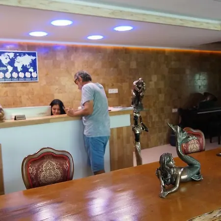 Castle Nolana Отель 3*