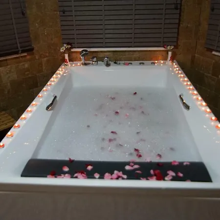 Castle Nolana Otel Geredeli