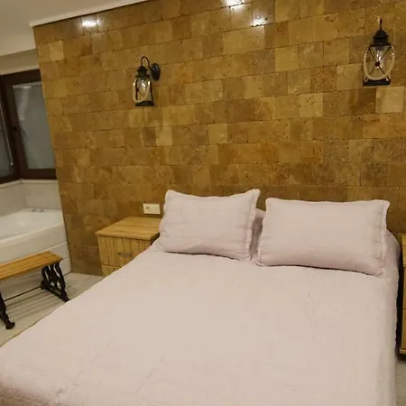Castle Nolana Hotel Geredeli