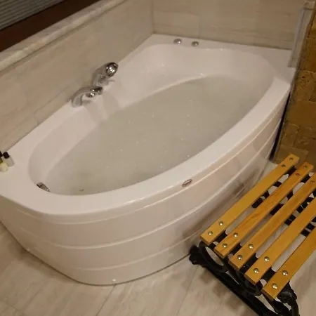 Otel Castle Nolana Geredeli