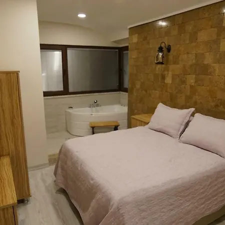 Castle Nolana Geredeli